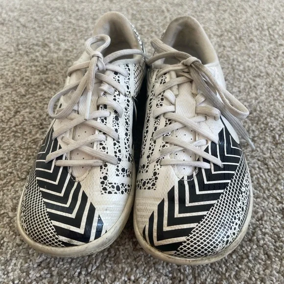 Youth Nike Cristiano Ronaldo Indoor soccer shoes - Picture 3 of 10